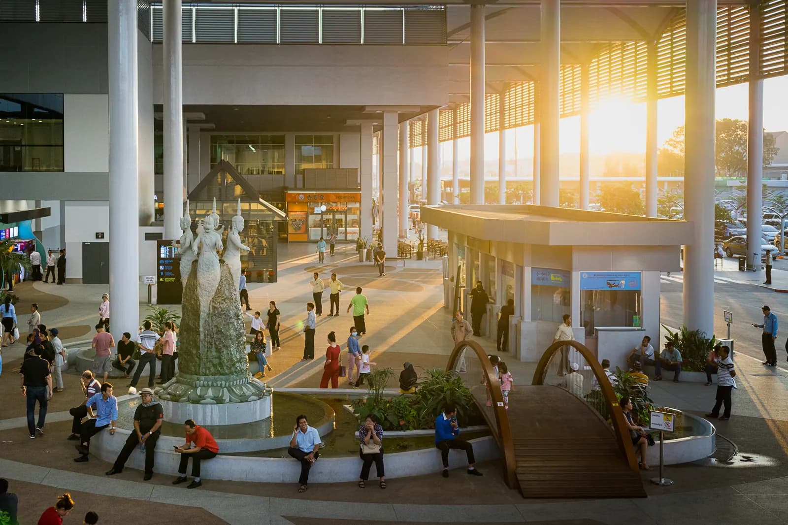 The terminal's garden hall, in evening light